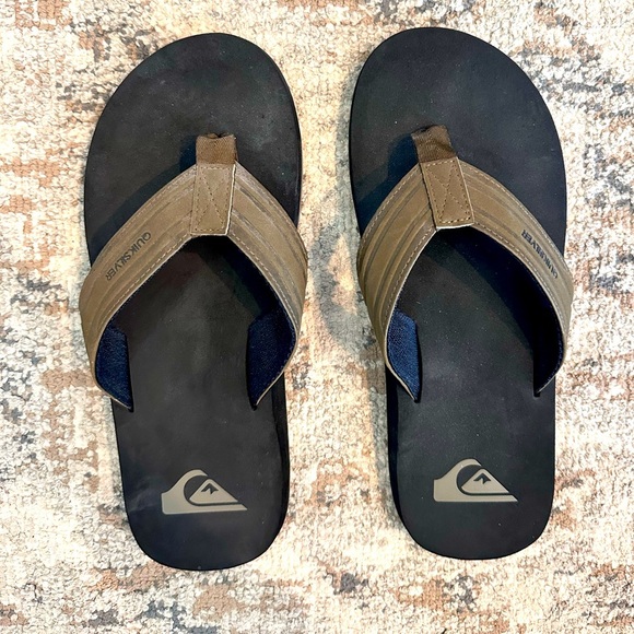 Men’s Quicksilver Monkey Wrench flip flops.  Size 9 - Picture 1 of 7